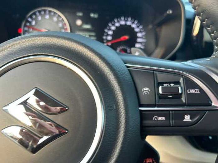 Suzuki Swift Comfort+ Allgrip Hybrid 1.2 Dualjet 61 kW
