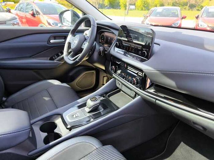 Nissan Qashqai 1.3 DIG-T MHEV N-Connecta Automatik