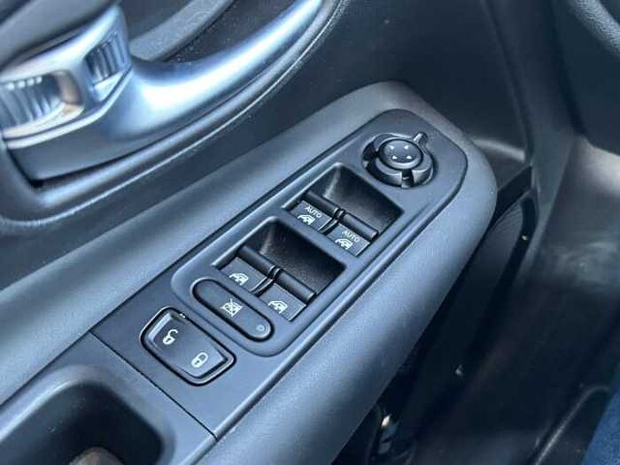 Jeep Jeep Renegade Night Eagle Longitude FWD