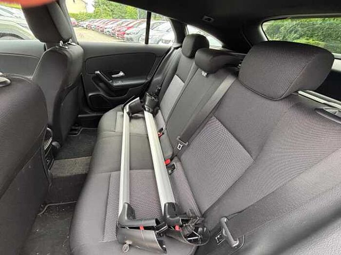 Mercedes-Benz Mercedes CLA 180 D Andere