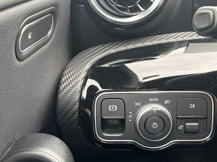 Mercedes-Benz Mercedes CLA 180 D Andere