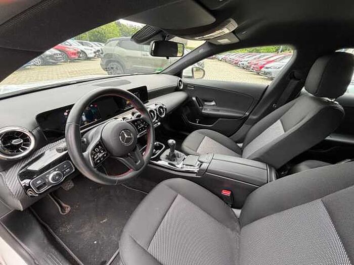 Mercedes-Benz Mercedes CLA 180 D Andere